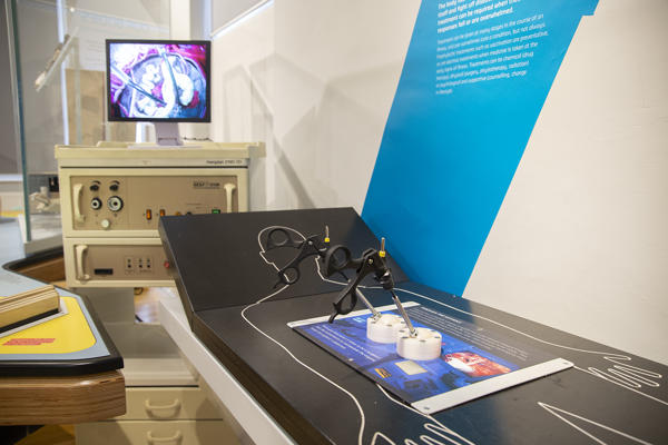 Infirmary interactive displays - keyhole surgery installation