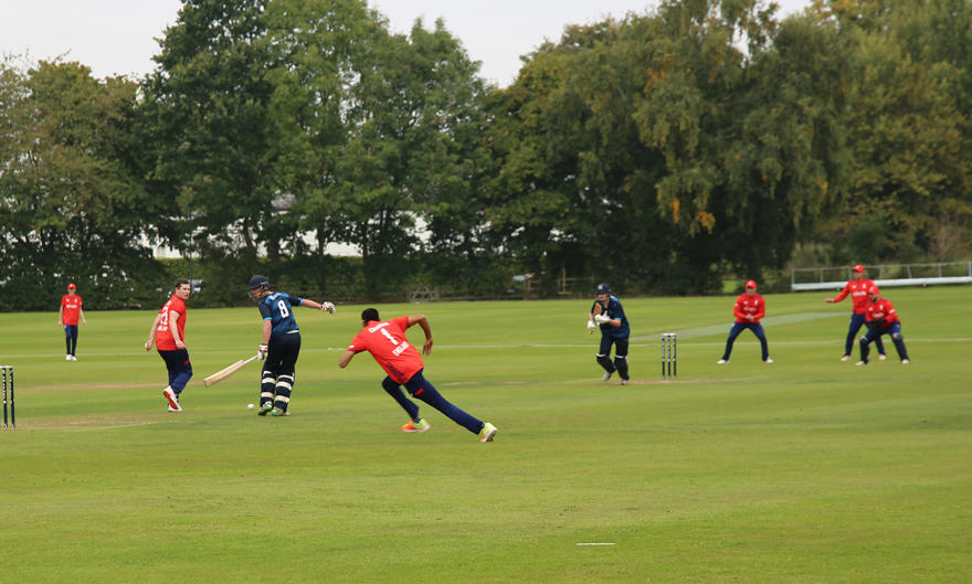 UW Eng v Worc Cricket 1