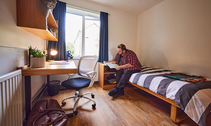 accomodation-single-room-halls