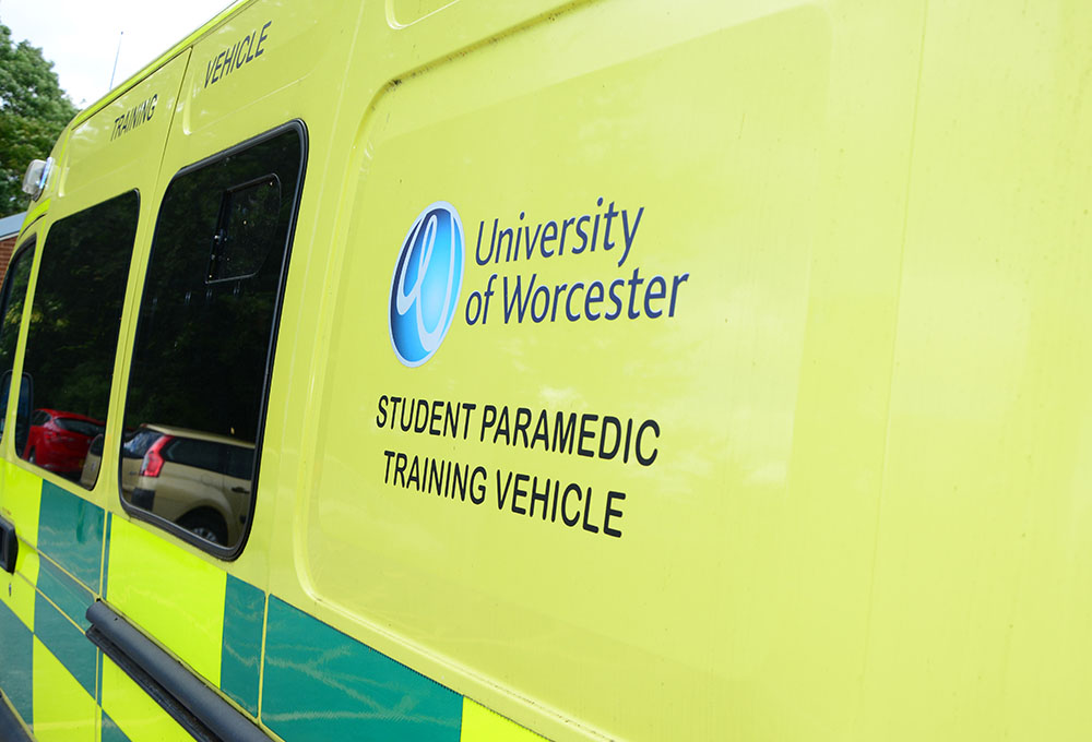 /images/gallery-images/paramedic-science-degree-paramedic-training-vehicle.x24e9ed90.jpg