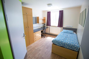 en-suite-bedroom