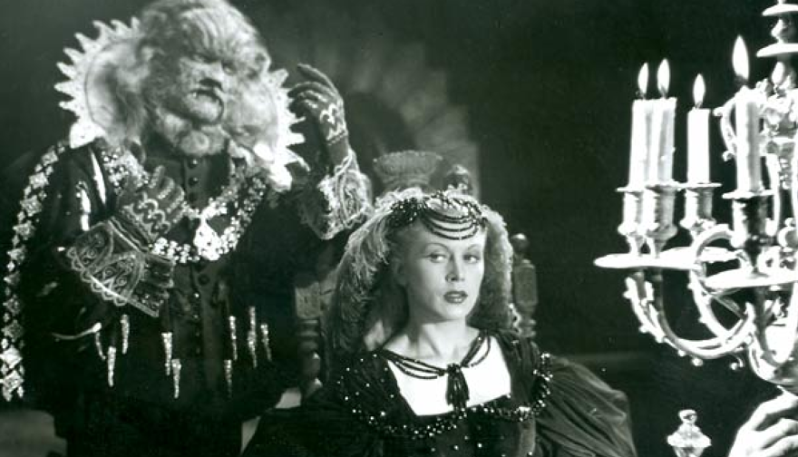 La Belle Et La Bete film still