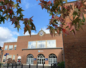 main-reception-autumn-leaves