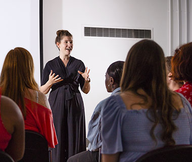 staff-lecturer-teaching-university-of-worcester-ui-card